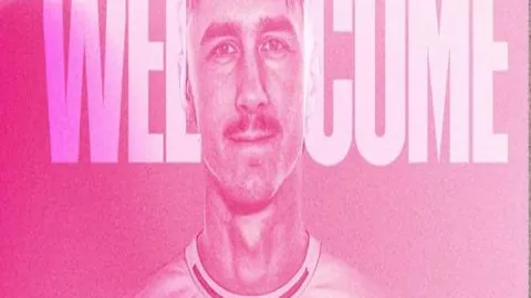 “曼联教练朗尼克提议英超裁判加入球队训练”