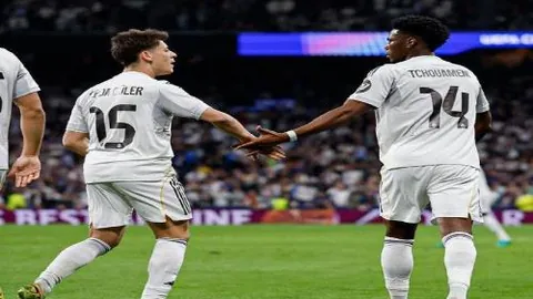 中国冰壶队亚冬会斩获男女双冠——新华网快讯